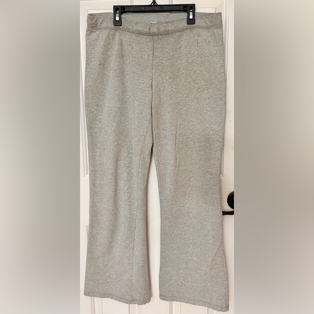 GAP Heather Gray Stretch Tee